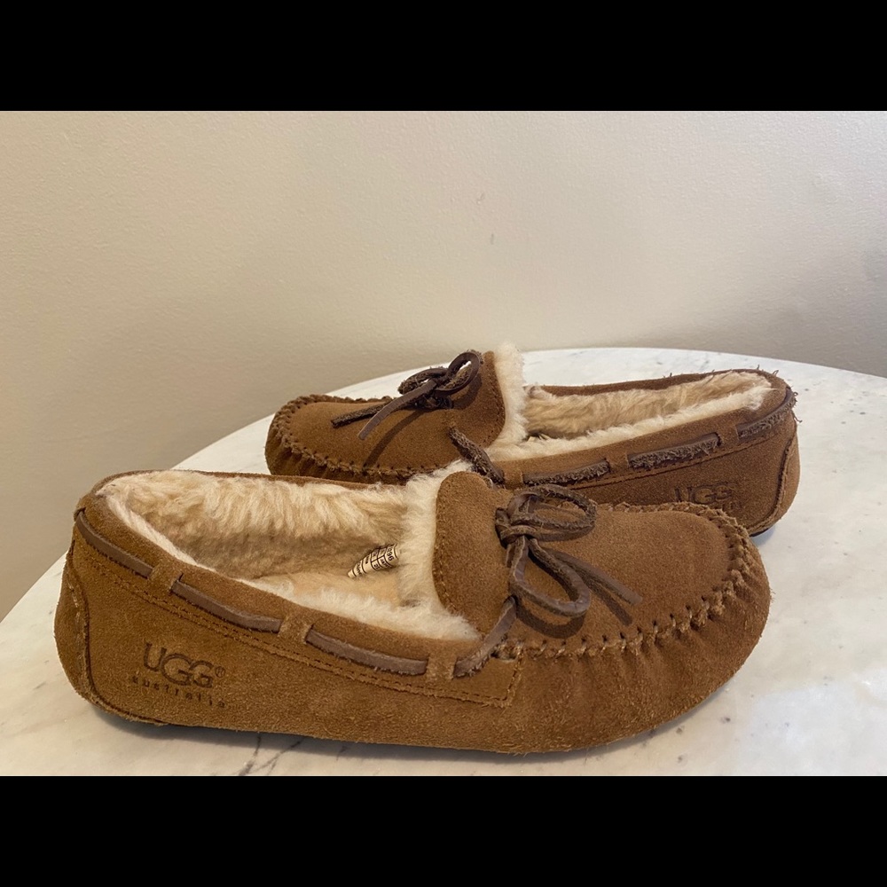 Ugg house shoes